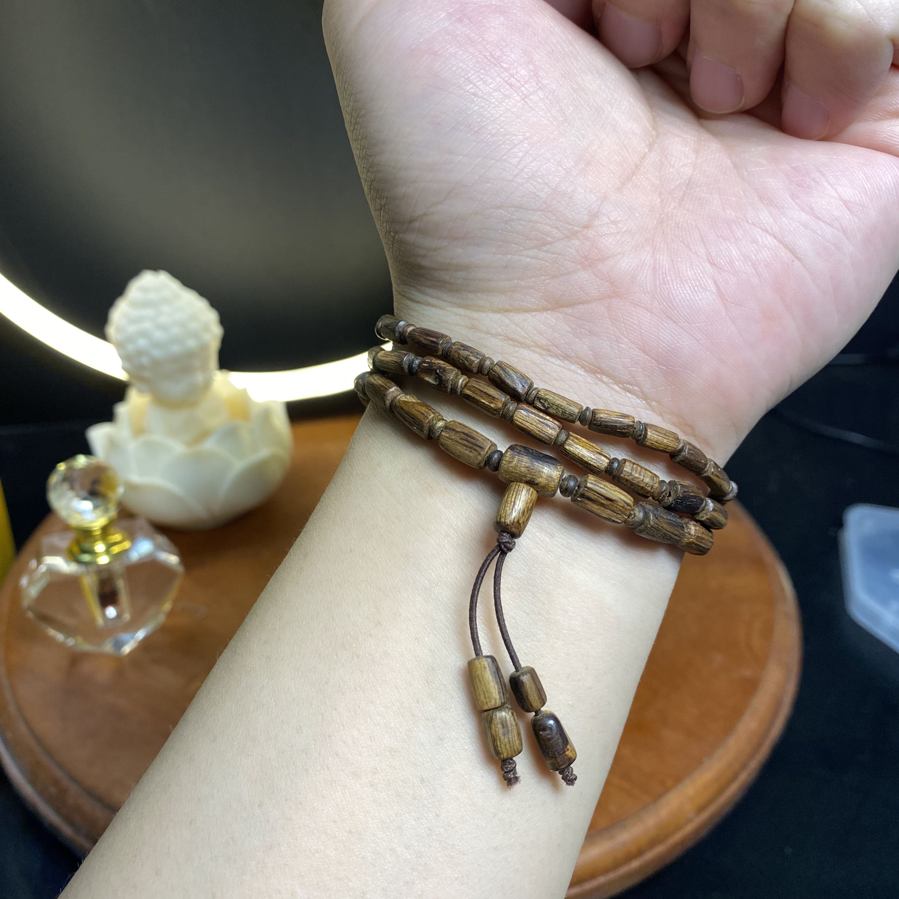Vòng chuỗi dài trầm hương Rừng tự nhiên Indo Tarakan đeo tay cuốn 4 vòng 3-4li thơm thanh ngọt sâu 058-04