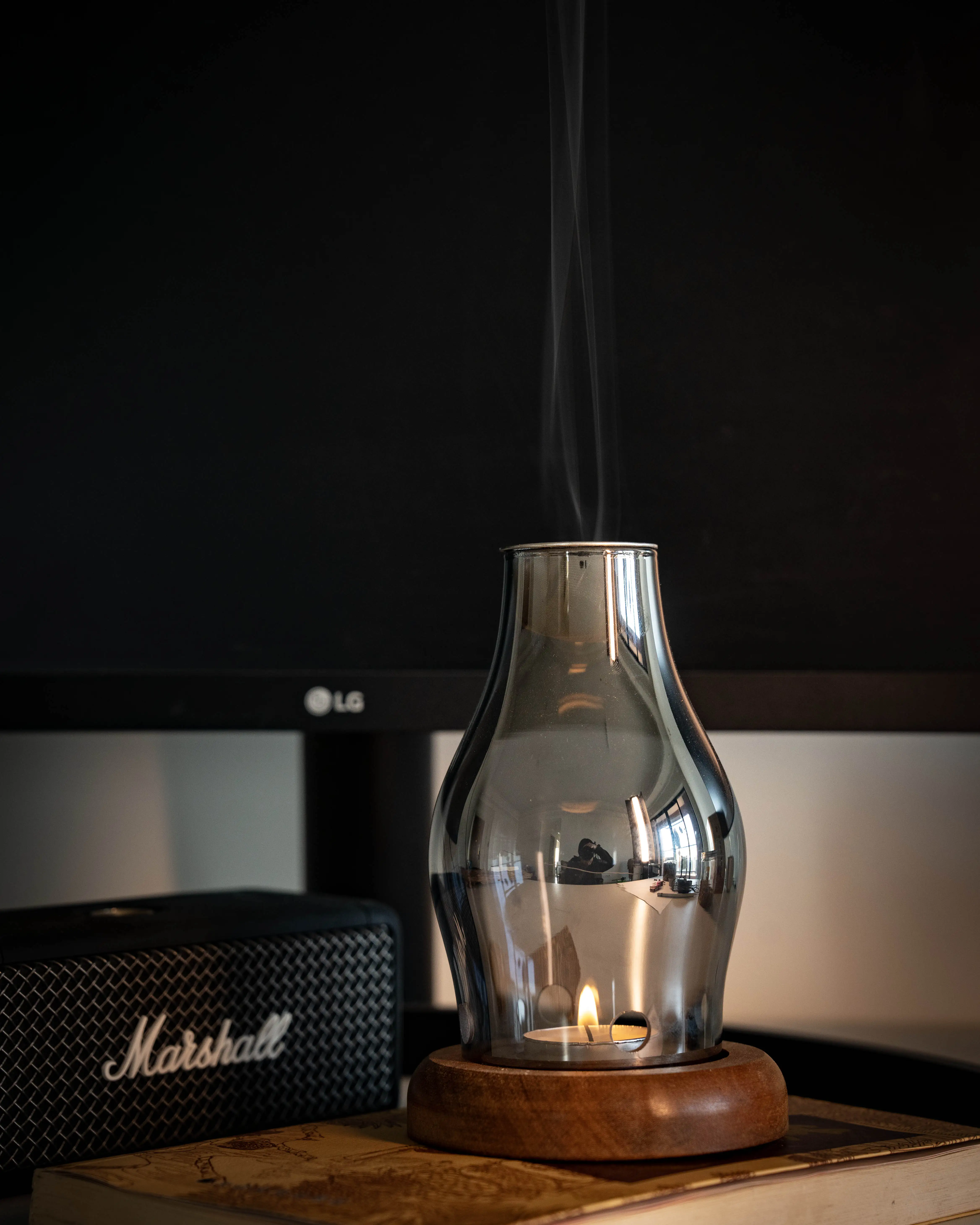 Đèn xông trầm hương đốt trưc tiếp có lỗ thoáng khí kèm nến + đế + lưới + nhíp gắp trầm