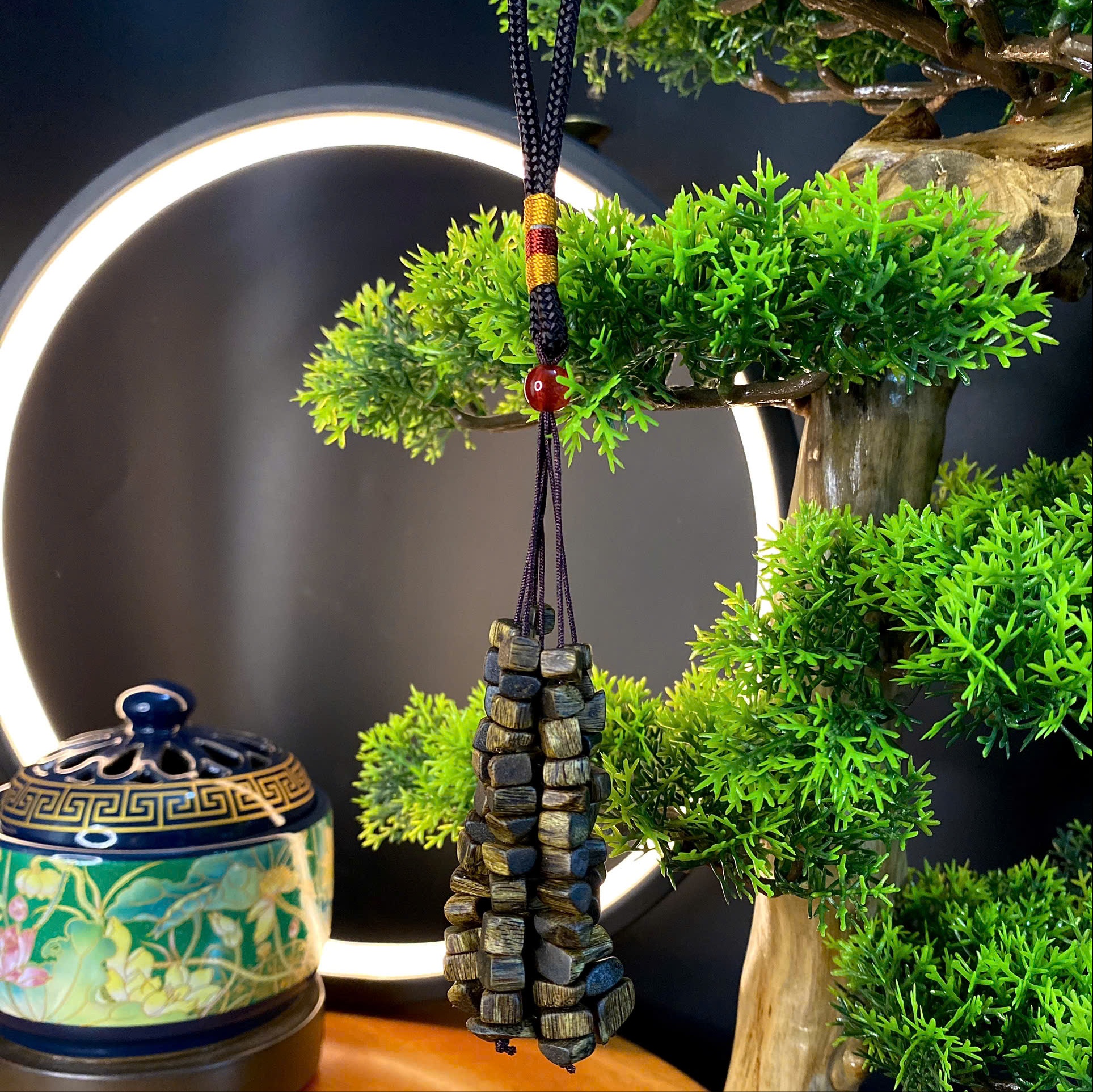 Dây treo ô tô trầm hương phong thủy Kì Hải Nam treo xe hơi, nặng 10-12g thơm sống mạnh dầu đen 119