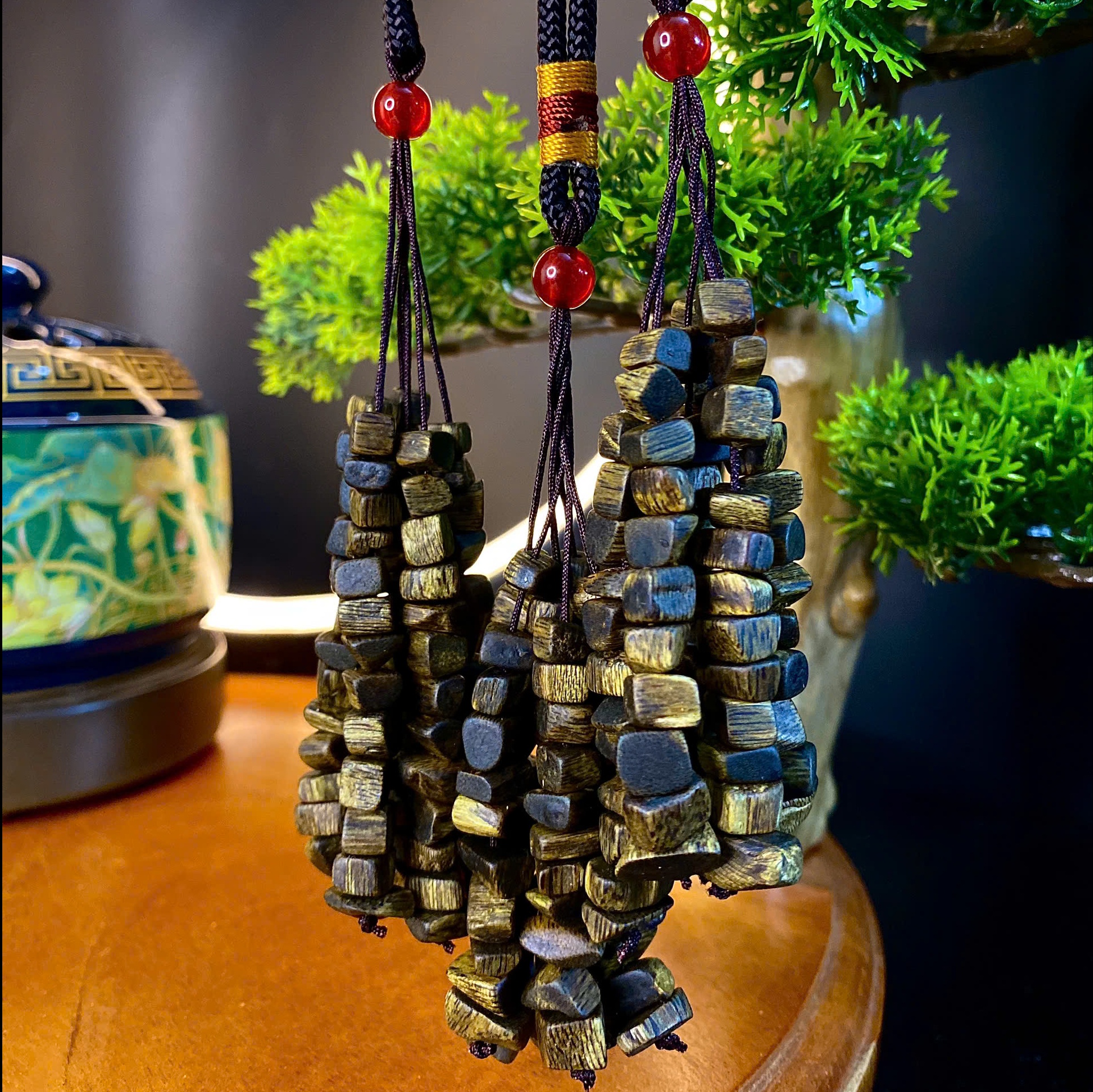 Dây treo ô tô trầm hương phong thủy Kì Hải Nam treo xe hơi, nặng 10-12g thơm sống mạnh dầu đen 119