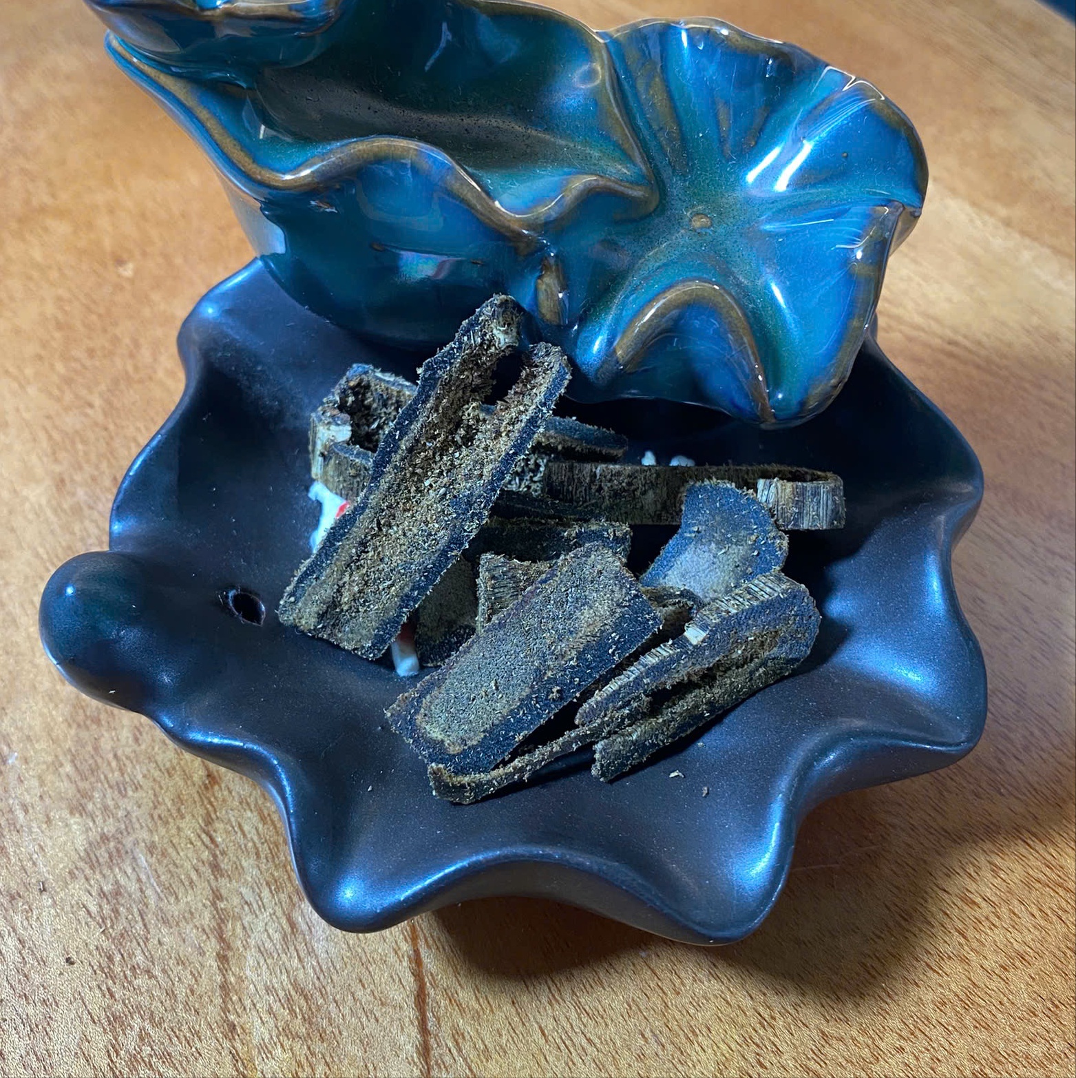 Vụn xông đốt trầm Kì Hải Nam cao cấp lọ 10 gram 120