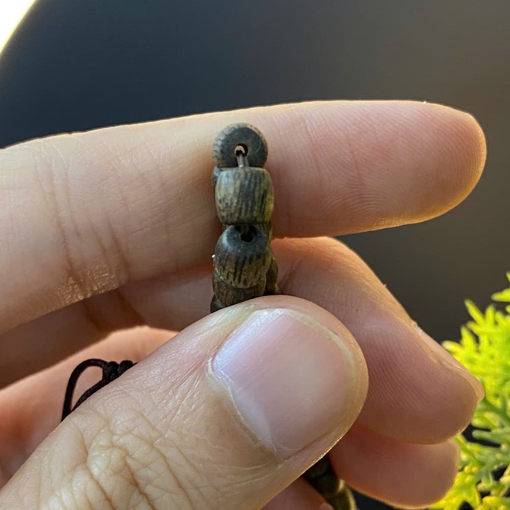 Vòng tay trầm hương Kì Hải Nam cận chìm vòng dài 138 hạt đeo cổ đeo tay 5mm 12gram thơm mạnh 036