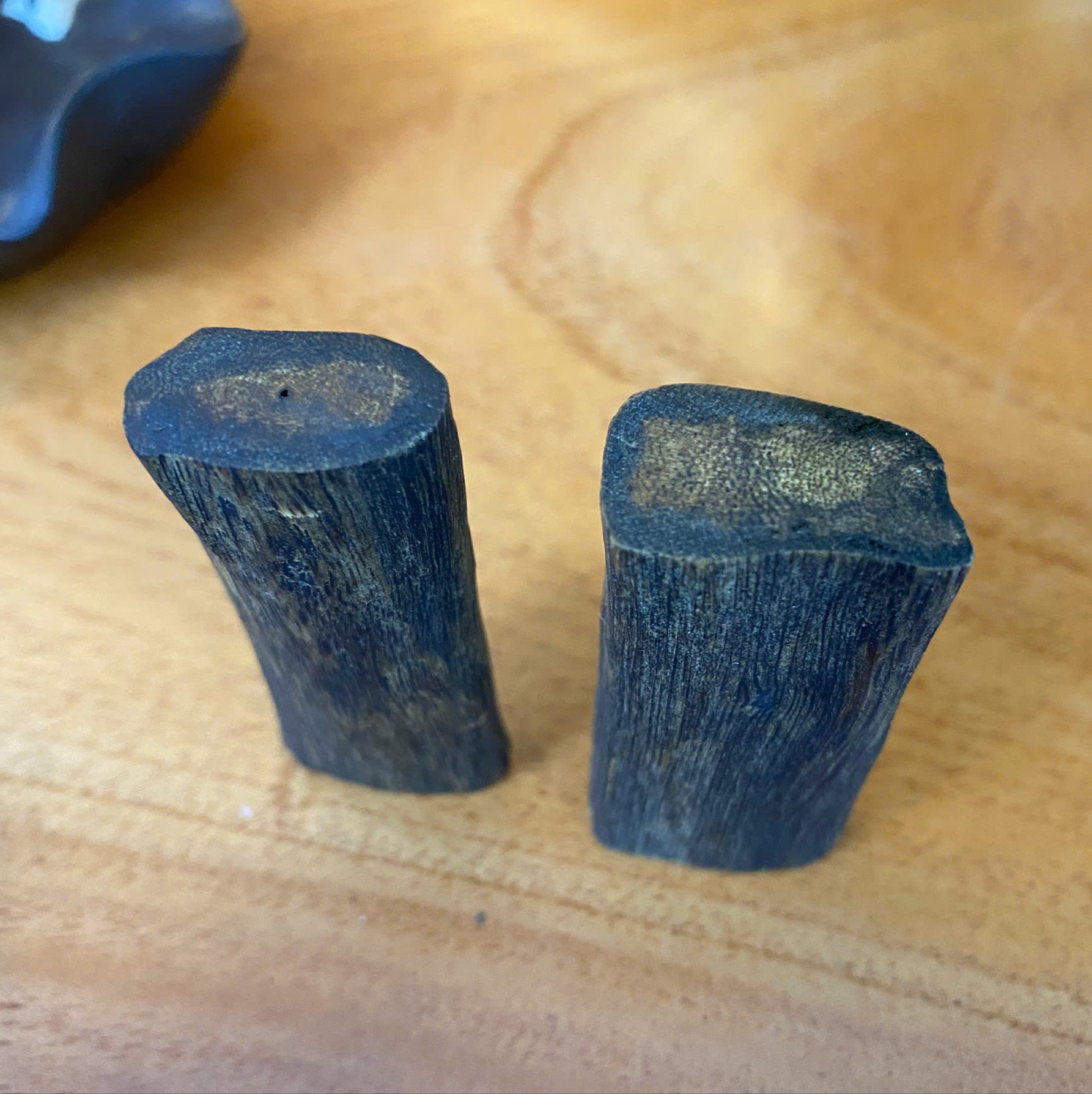 [LIVE] Mặt dây chuyền thô Kì Hải Nam dầu cận chìm đen dầu 8-9g 123