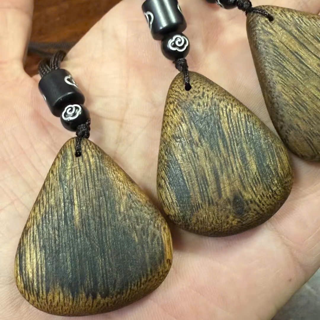 [LIVE] Mặt dây chuyền trầm hương Kỳ Hải Nam đeo cổ hình giọt nước 3-4g 131