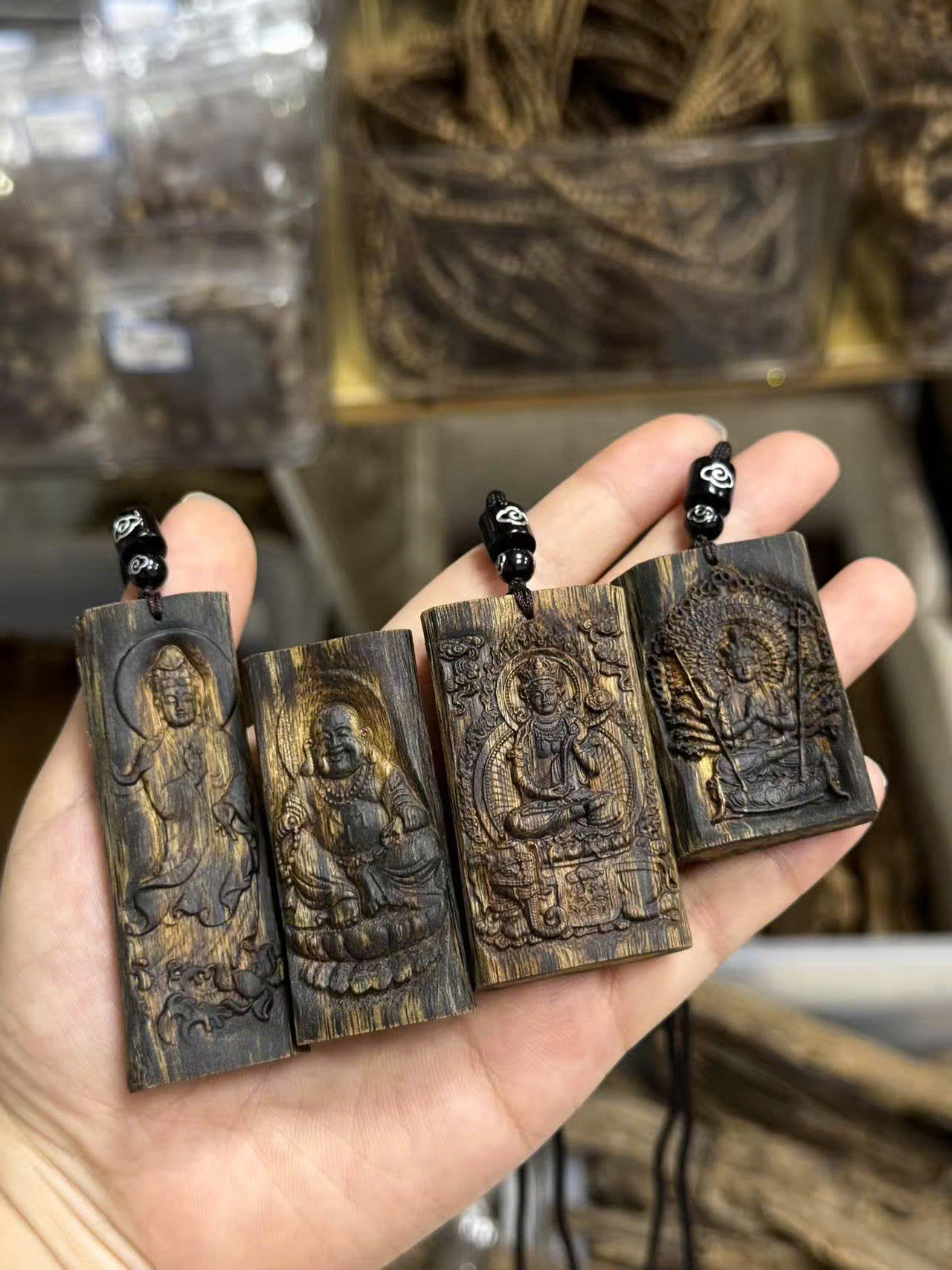 [LIVE] Mặt Dây Chuyền Phật Bản Mệnh Trầm Hương Kỳ Hải Nam Thiên Thủ, Hư Không, Văn Thù Sư Lợi,Phổ Hiền,Đại Thế Chí,Như Lai,Bất Động, A Di Đà 134