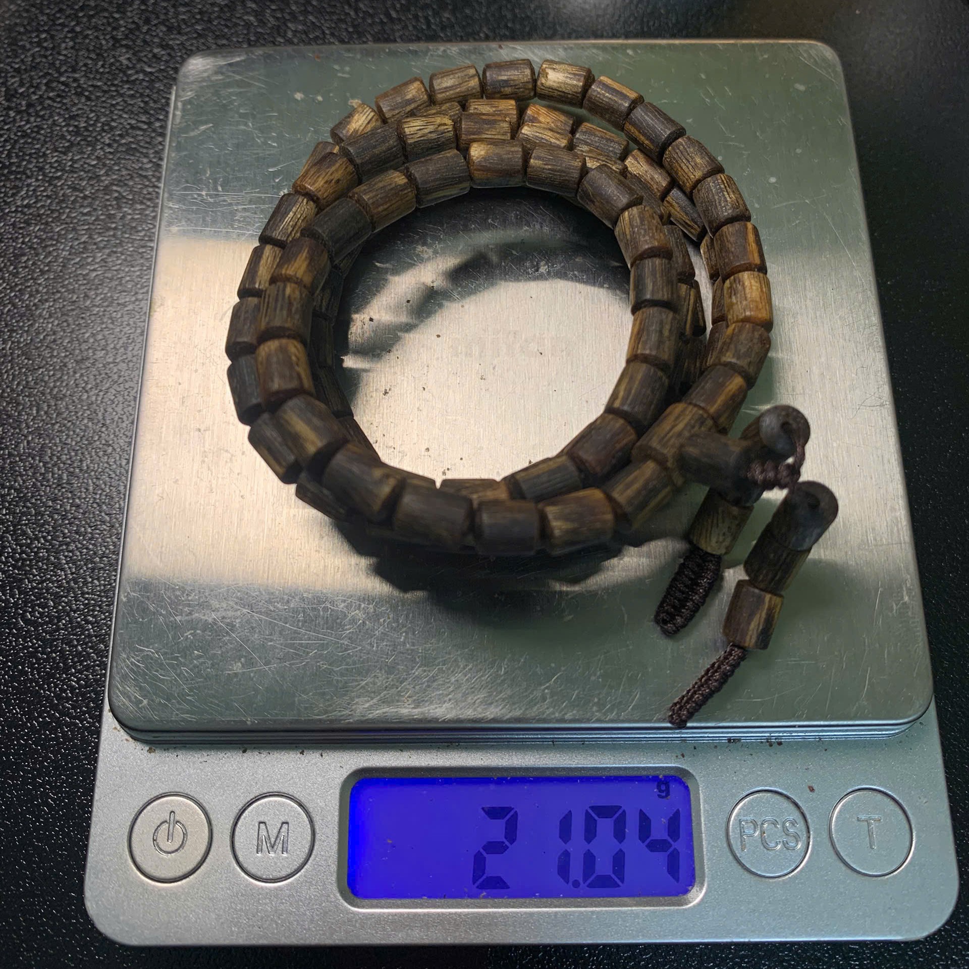 Vòng tay trầm hương Kỳ Hải Nam 108 hạt đốt trúc đều dầu chìm Super King 5li tay nam nữ cuốn 4 -5 vòng