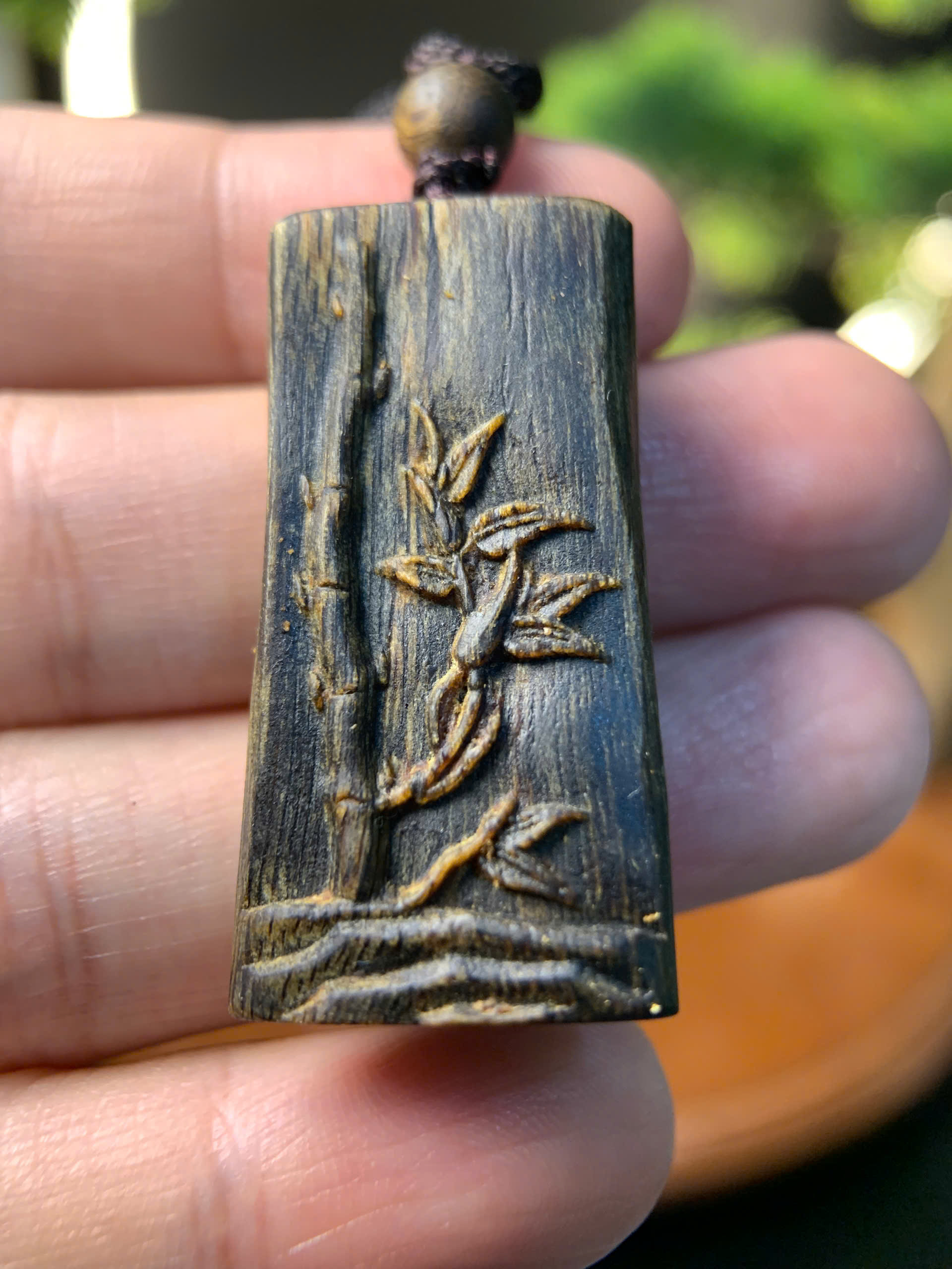 Mặt trầm hương chìm nước VIP điêu khắc Cây tre trầm Kỳ Hải Nam nặng 5.3g Hàng sưu tầm