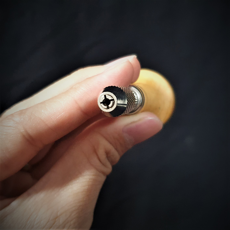 Tay Gỗ Kẹp Mũi Làm Trang Sức - Dụng Cụ Kim Hoàn