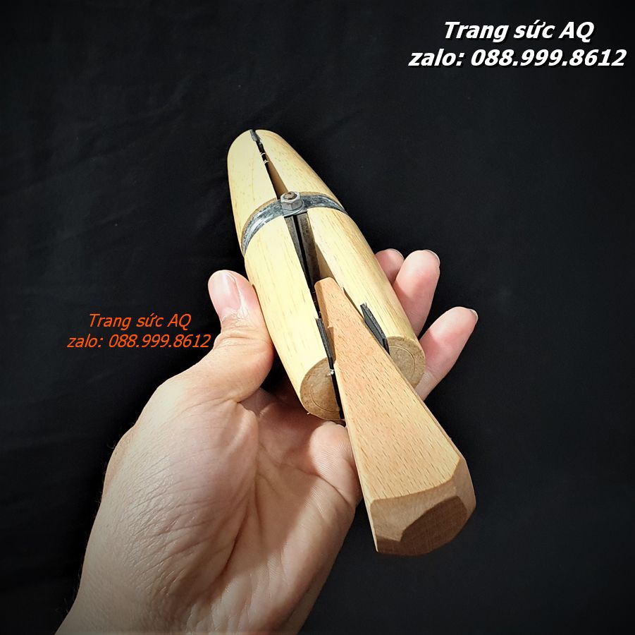 Tay Gỗ Kẹp Trang Sức Nhỏ – Dụng Cụ Kim Hoàn Hỗ Trợ Gia Công Chính Xác