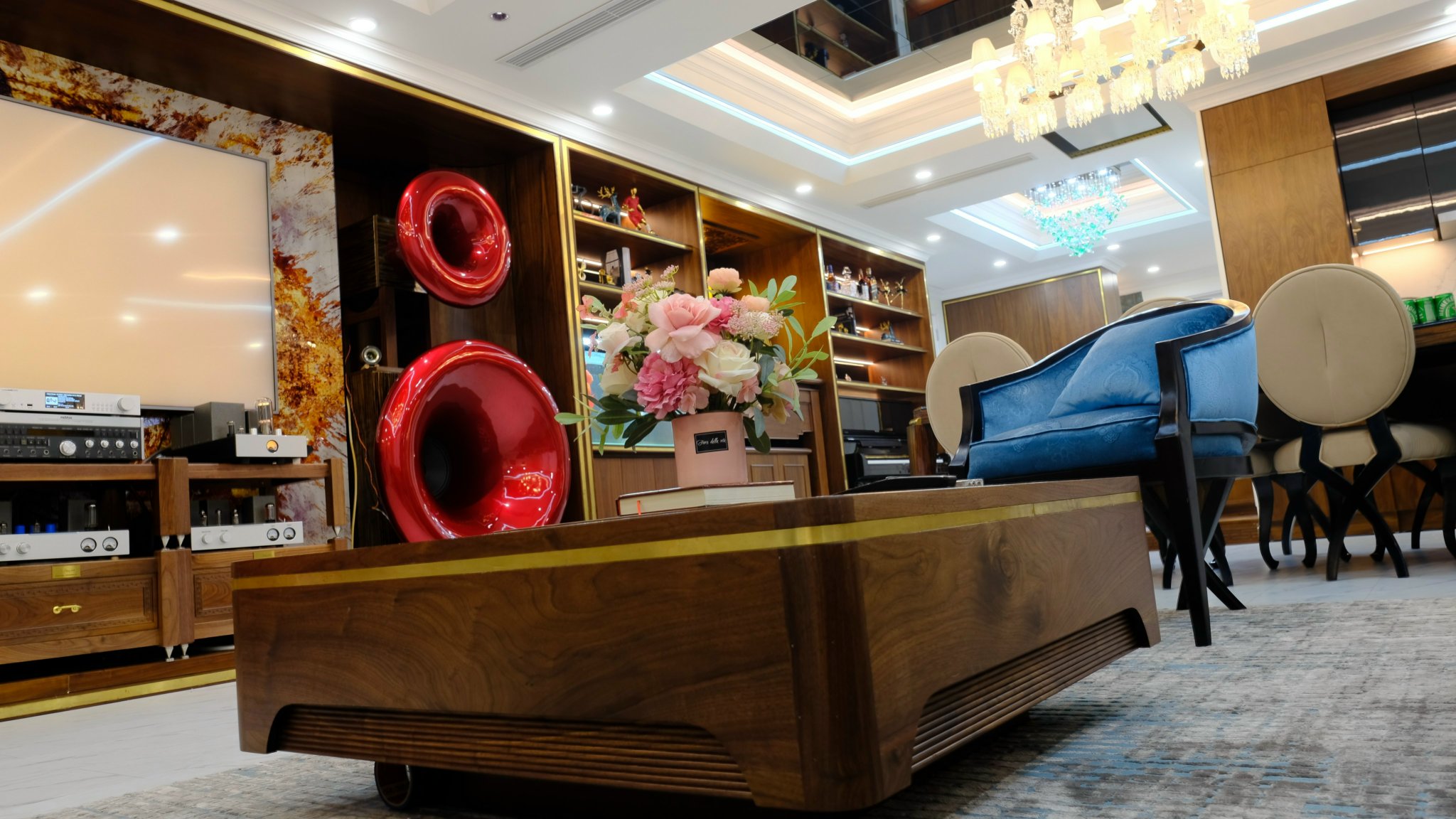 Nội thất chung cư gỗ óc chó Gia Lâm, Hà Nội