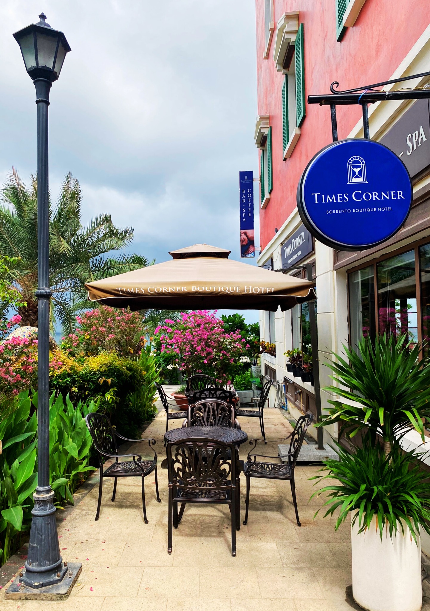Thi công nội thất nhà hàng TIME CORNER RESTAURANT