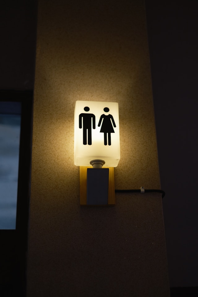 So sánh hiệu quả và chi phí các loại biển quảng cáo: LED, Hộp đèn, Chữ nổi.