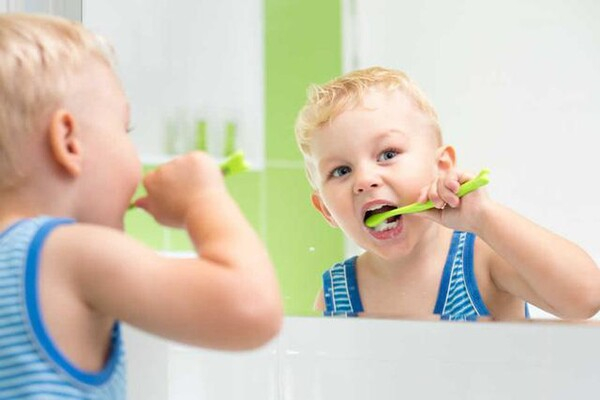 Những lưu ý quan trọng khi lựa chọn kem đánh răng cho bé