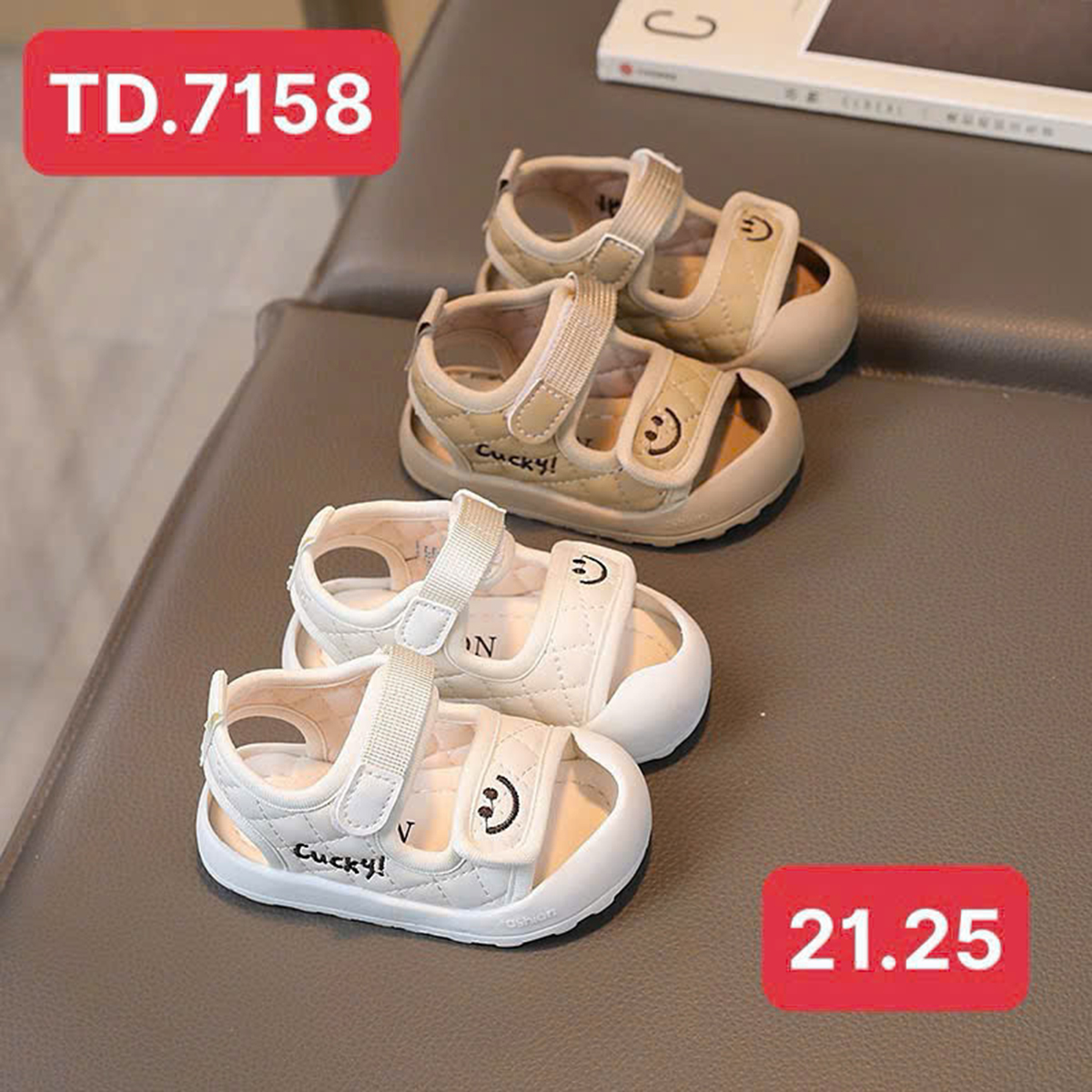 Dép quai hậu nhỡ (mặt cười)