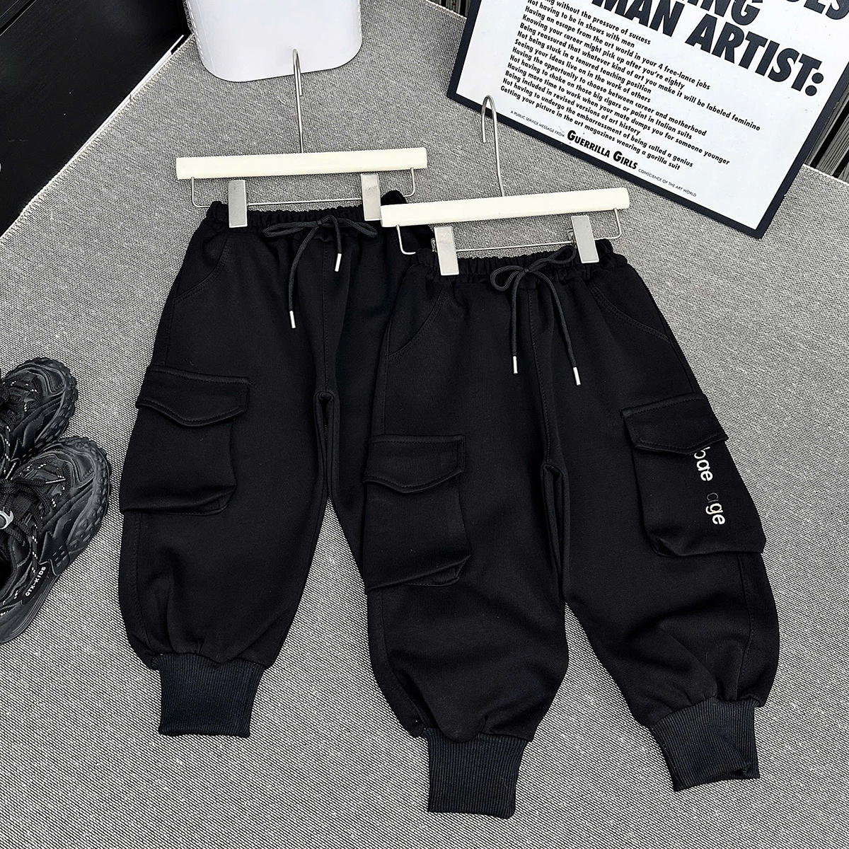 Quần nỉ túi hộp nhỡ