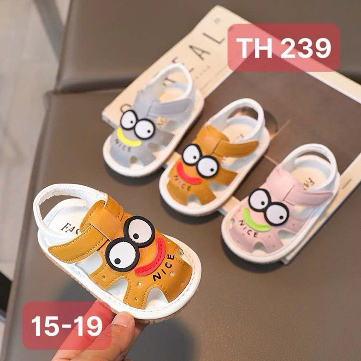 Dép tập đi chip chip (mắt to)