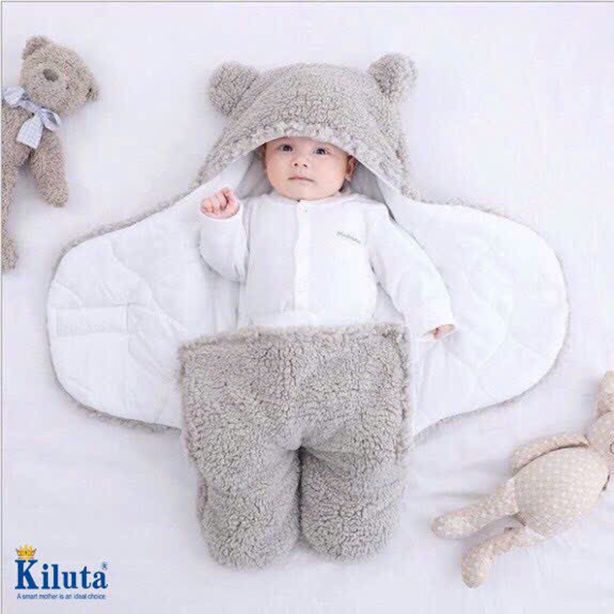 Ủm gấu bông cho bé