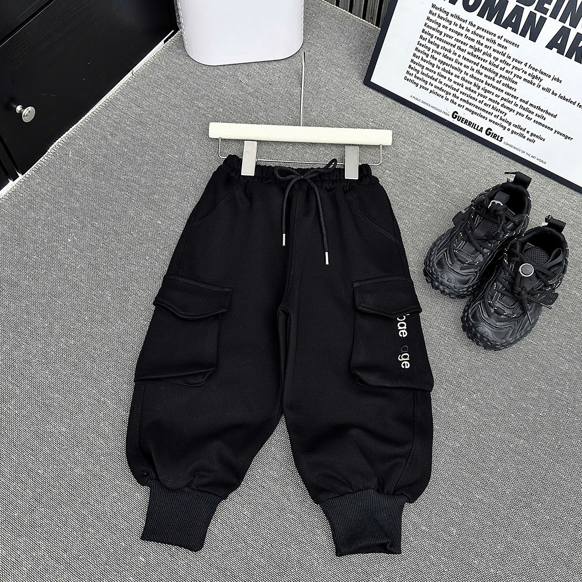 Quần nỉ túi hộp nhỡ