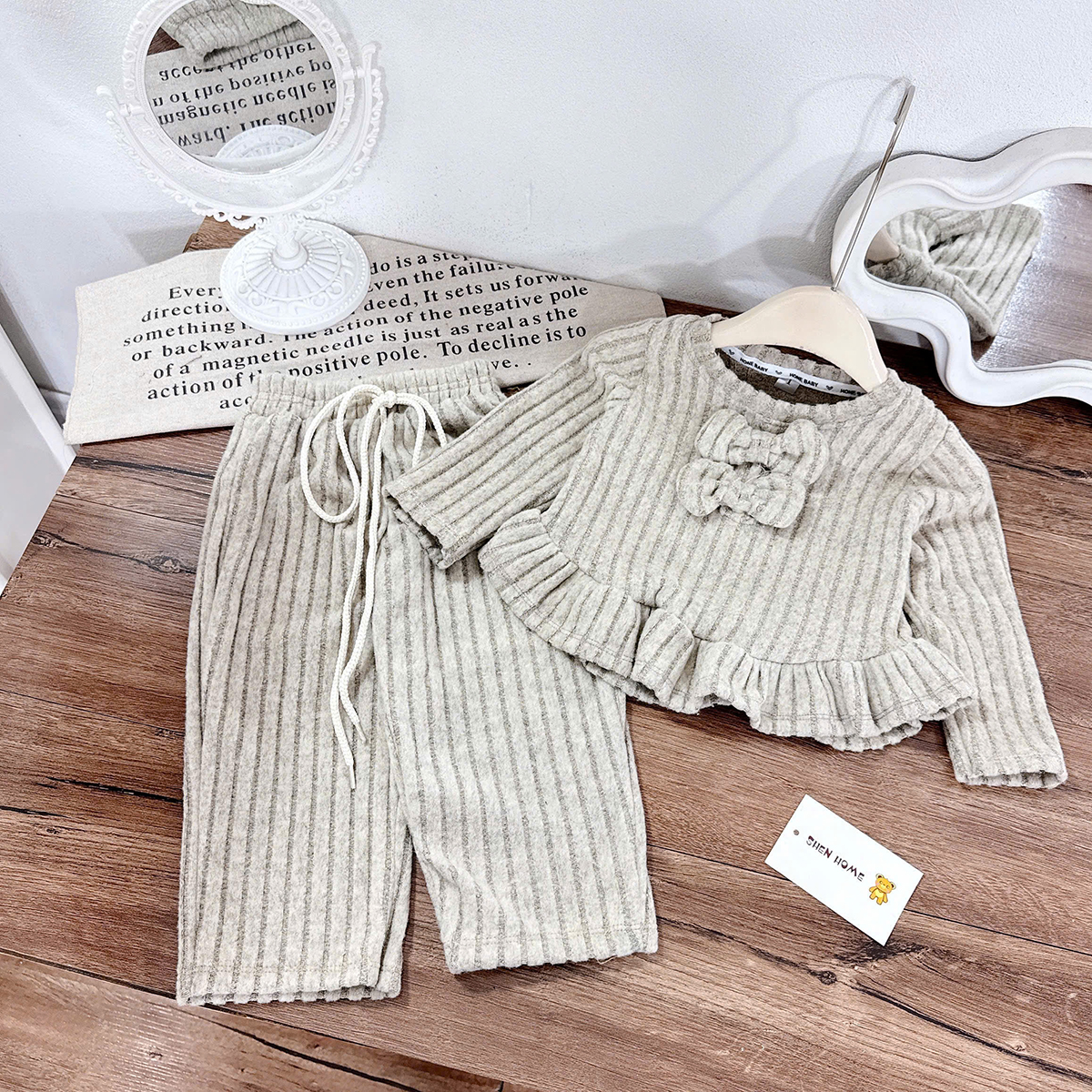 Bộ len đũa nơ bé gái