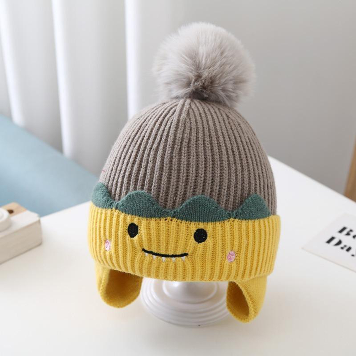 Mũ len quả bông hình thù