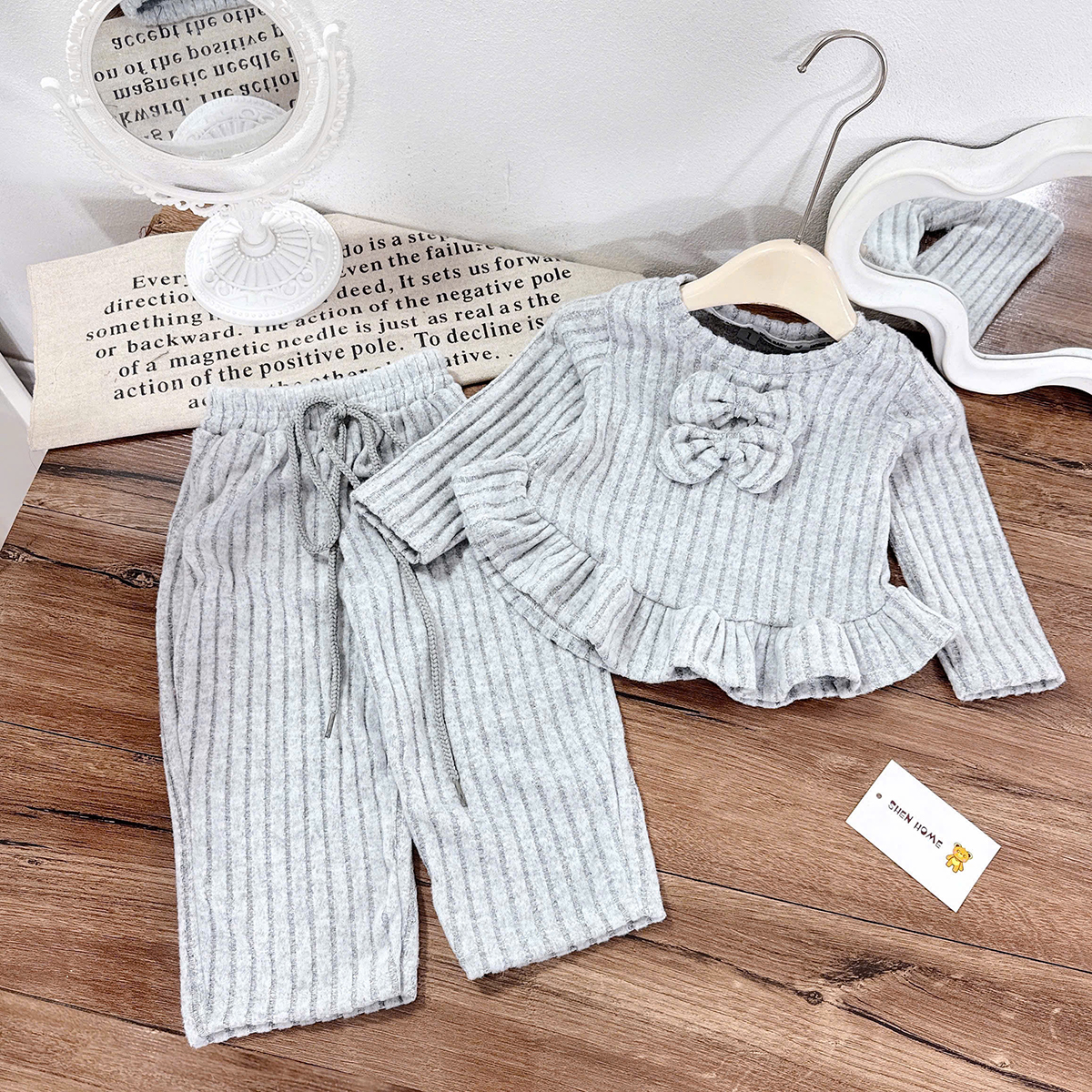 Bộ len đũa nơ bé gái