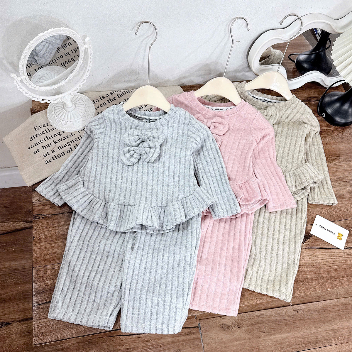 Bộ len đũa nơ bé gái