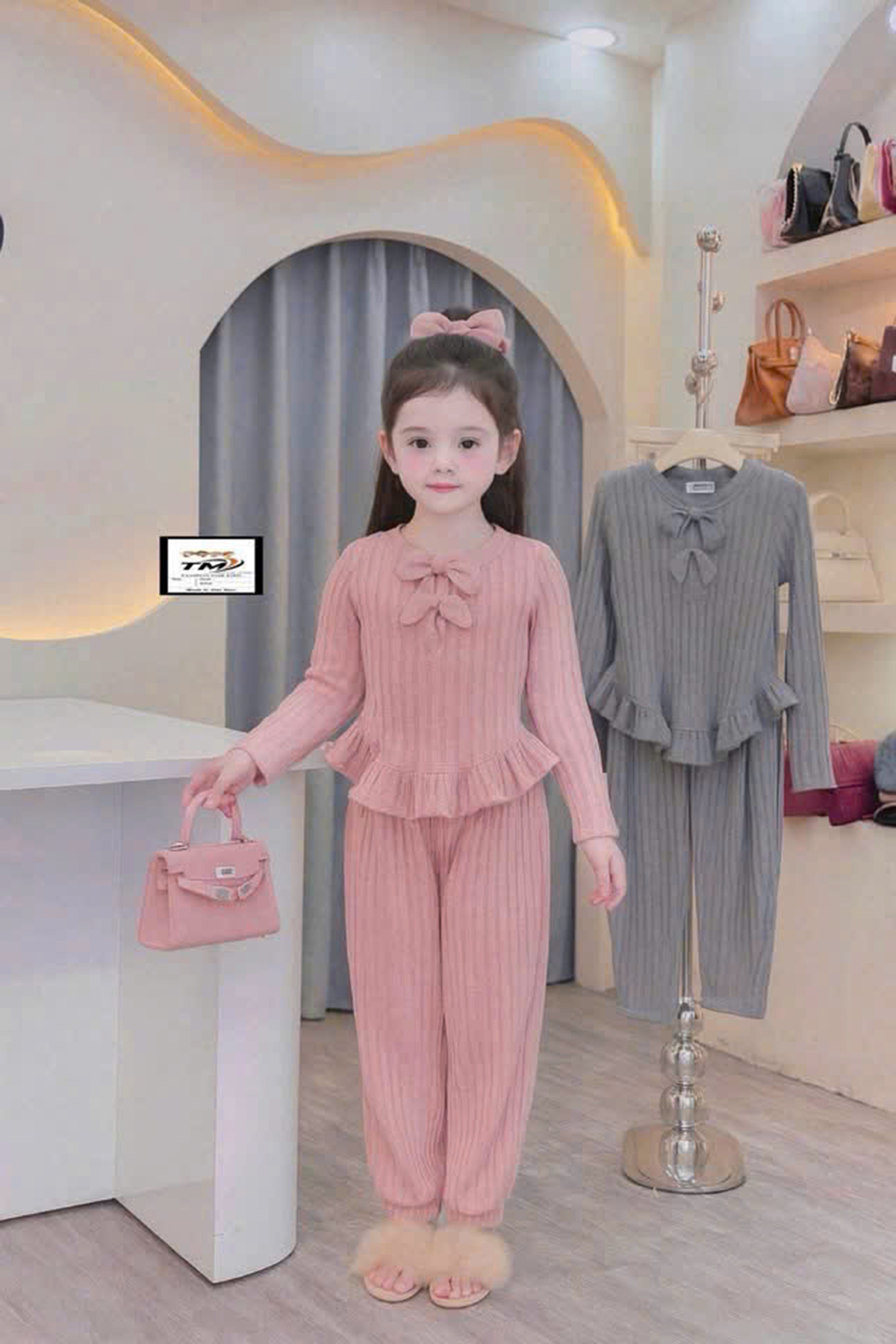 Bộ len đũa nơ bé gái