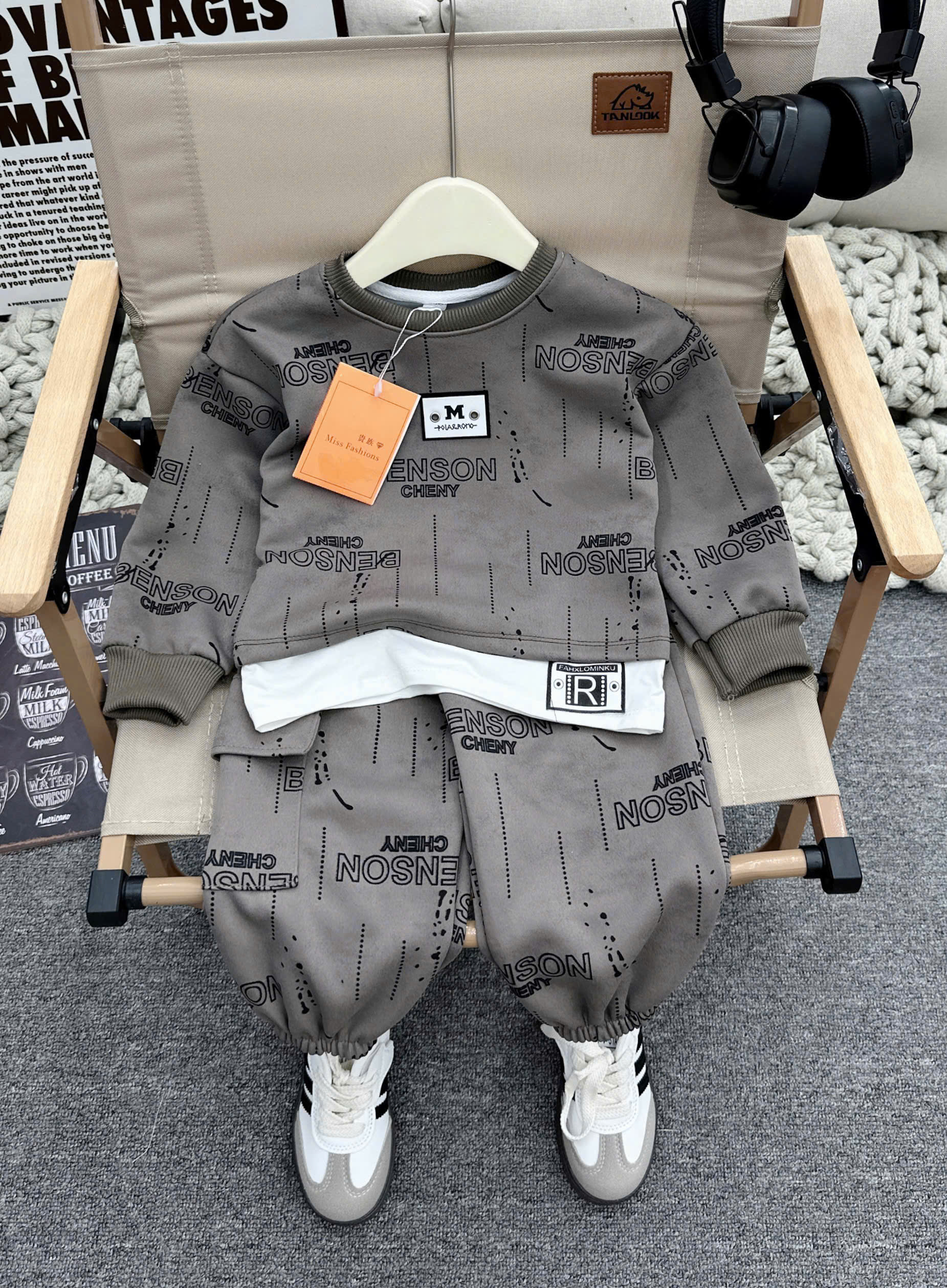 Bộ dài 2 da bé trai nhí