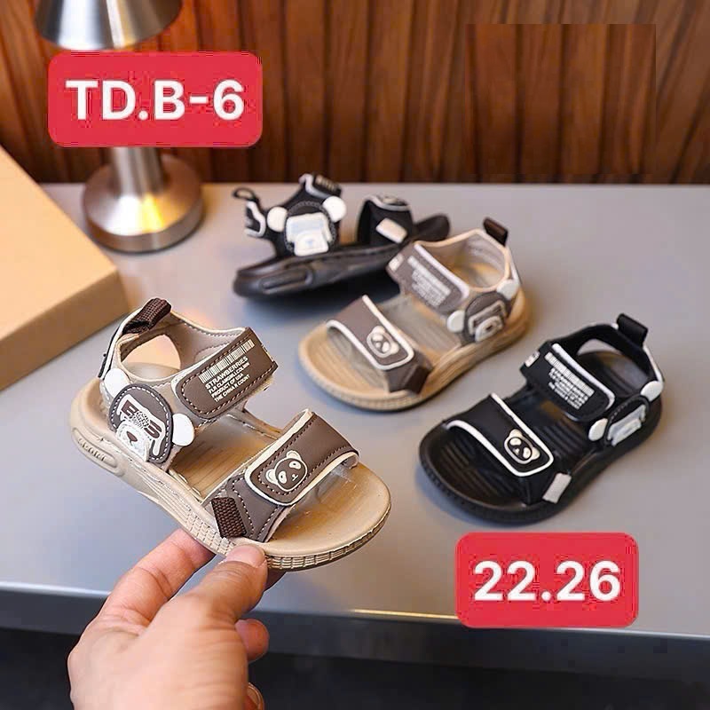 Dép quai hậu nhỡ gấu