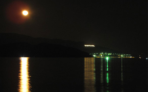 Trải nghiệm tour câu mực đêm Nha Trang