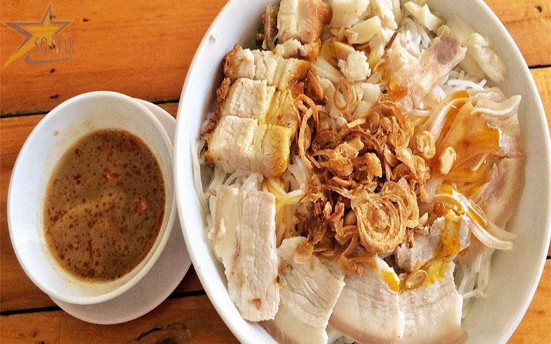 Kinh nghiệm du lịch Đà Nẵng 5 ngày 4 đêm từ A đến Z | Saigon Star Travel Bún mắm nêm Đà Nẵng - hương vị đậm đà khó quên