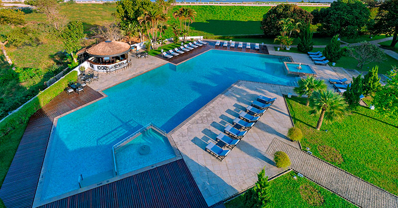 Combo Du Lịch Azerai La Residence Huế | Saigon Star Travel Toàn cảnh hồ bơi tại khách sạn