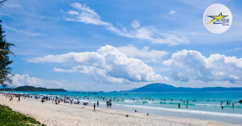 Khu 2 là địa điểm lý tưởng để tắm biển với bãi biển dài vùng với bờ cát trắng mịn