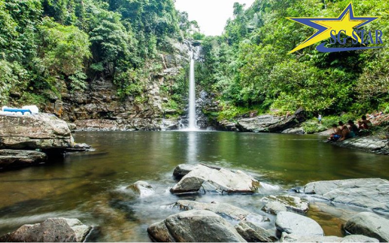 Giếng Trời vẫn giữ được vẻ đẹp hoang sơ, kỳ vĩ của thiên nhiên Giếng Trời vẫn giữ được vẻ đẹp hoang sơ, kỳ vĩ của thiên nhiên