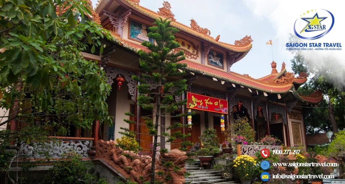 Khung cảnh ngôi chùa