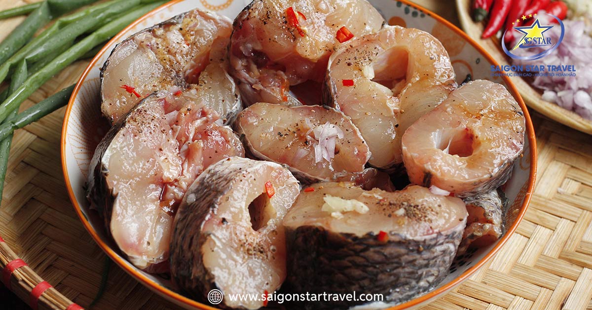 Sơ chế và ướp cá