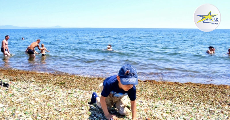 Bãi biển thuỷ tinh với nhiều hoạt động du lịch thú vị Bãi biển thuỷ tinh với nhiều hoạt động du lịch thú vị bãi biển thủy tinh