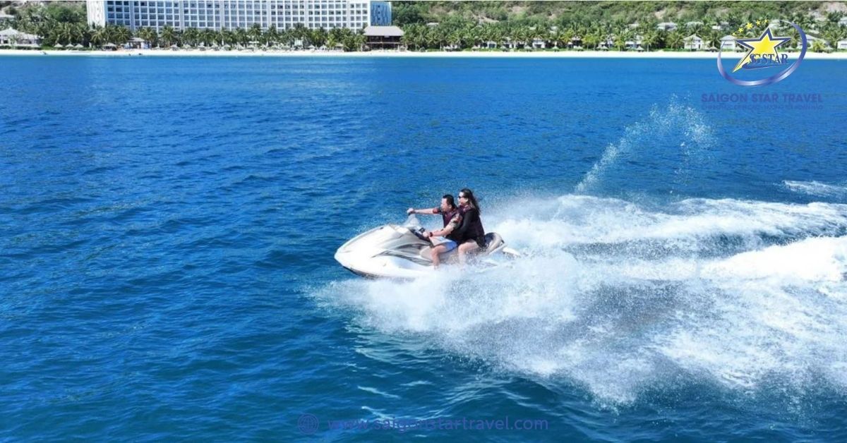 Trải nghiệm mô tô nước đầy phấn khích trên biển Nha Trang