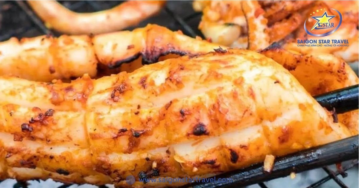 Hương vị biển cả mặn mòi trong từng thớ thịt mực một nắng nướng