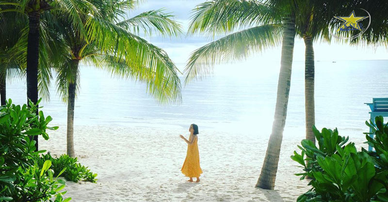 Kinh Nghiệm Du Lịch Phú Quốc Tự Túc - Tự do, tiện ích và trải nghiệm độc đáo | Saigon Star Travel Check-in bãi Khem với dòng cát mịn như kem