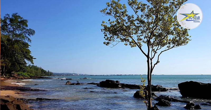 Bãi Ông Lang hoang như trầm lặng như dấu tích lịch sử