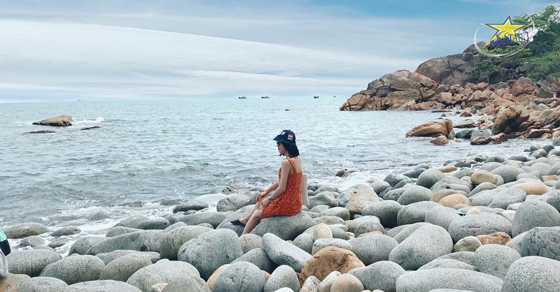 7 địa điểm không thể bỏ qua khi du lịch Quy Nhơn Phú Yên dịp lễ 30/4 | Saigon Star Travel Bãi tắm Hoàng Hậu - du lịch Quy Nhơn Phú Yên dịp lễ 30/4