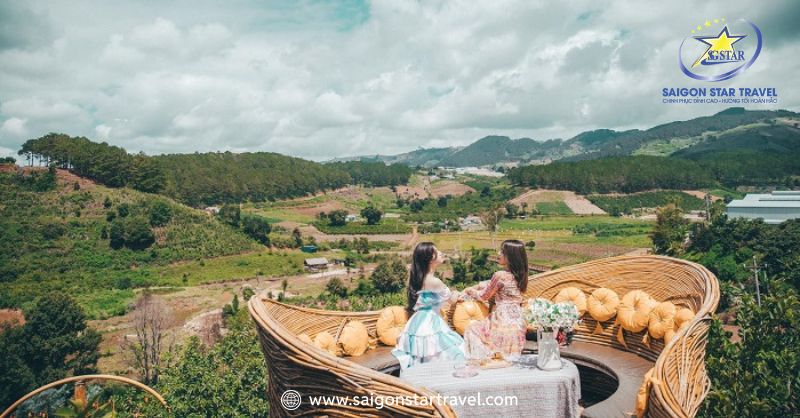 Khu Du Lịch Thúy Thuận Đà Lạt - Chốn Thiên Đường Cà Phê | Saigon Star Travel Cùng thưởng cà phê ngắm cảnh cùng bạn bè tại khu du lịch Thúy Thuận