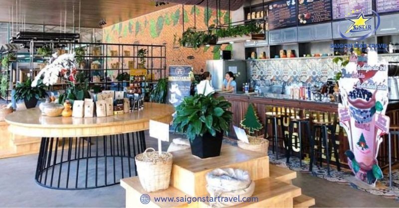 Khu Du Lịch Thúy Thuận Đà Lạt - Chốn Thiên Đường Cà Phê | Saigon Star Travel Quán cà phê Thúy Thuận với view siêu đẹp