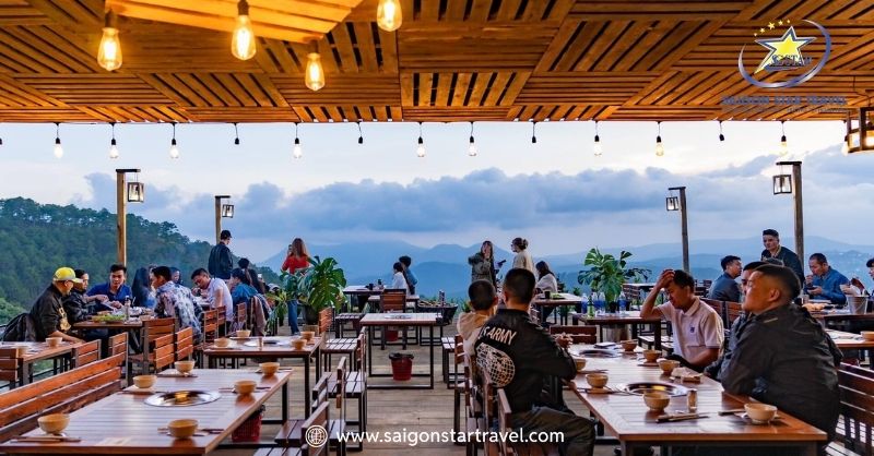 Xóm Lèo Đà Lạt - Địa Điểm Ngắm Hoàng Hôn Cực Chill | Saigon Star Travel Tiệm Nướng Đường Tàu Đà Lạt