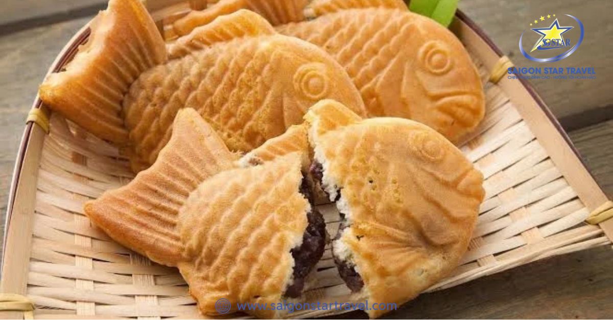 Bánh cá Taiyaki nóng hổi với lớp nhân đậu đỏ truyền thống ngọt ngào