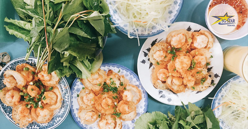 Bánh căn là một trong những món ăn dân dã nhưng thu hút nhiều thực khách khi đến Vũng Tàu