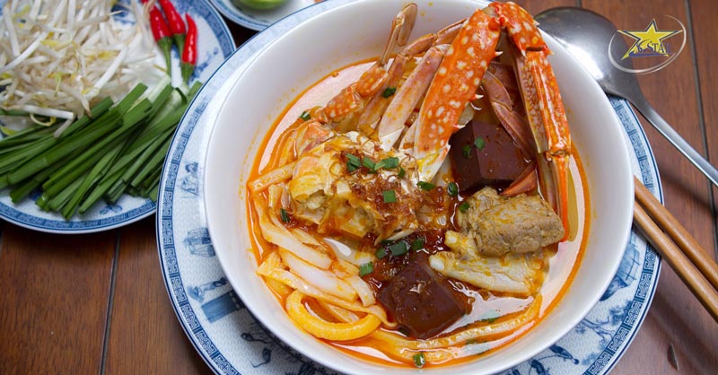 Bánh canh ghẹ Phú Quốc chế biến từ những loại hải sản tươi ngon của đảo ngọc