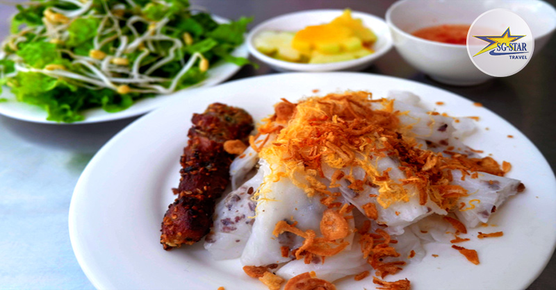 Bánh cuốn thịt nướng thơm lừng ăn kèm nướng chấm chua ngọt siêu ngon
