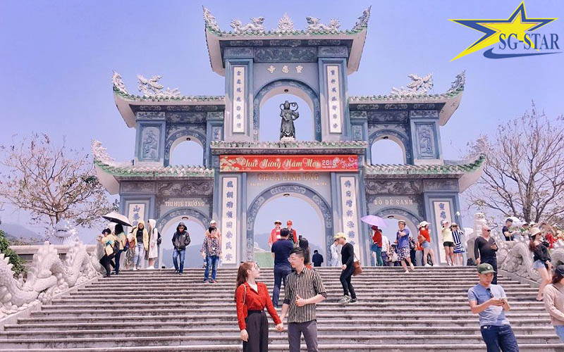 Bắt trọn không gian hùng vĩ Cổng Tam Quan trong bức hình của bạn Bắt trọn không gian hùng vĩ Cổng Tam Quan trong bức hình của bạn